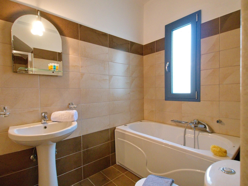 Villa Anemos in Spartia view 4