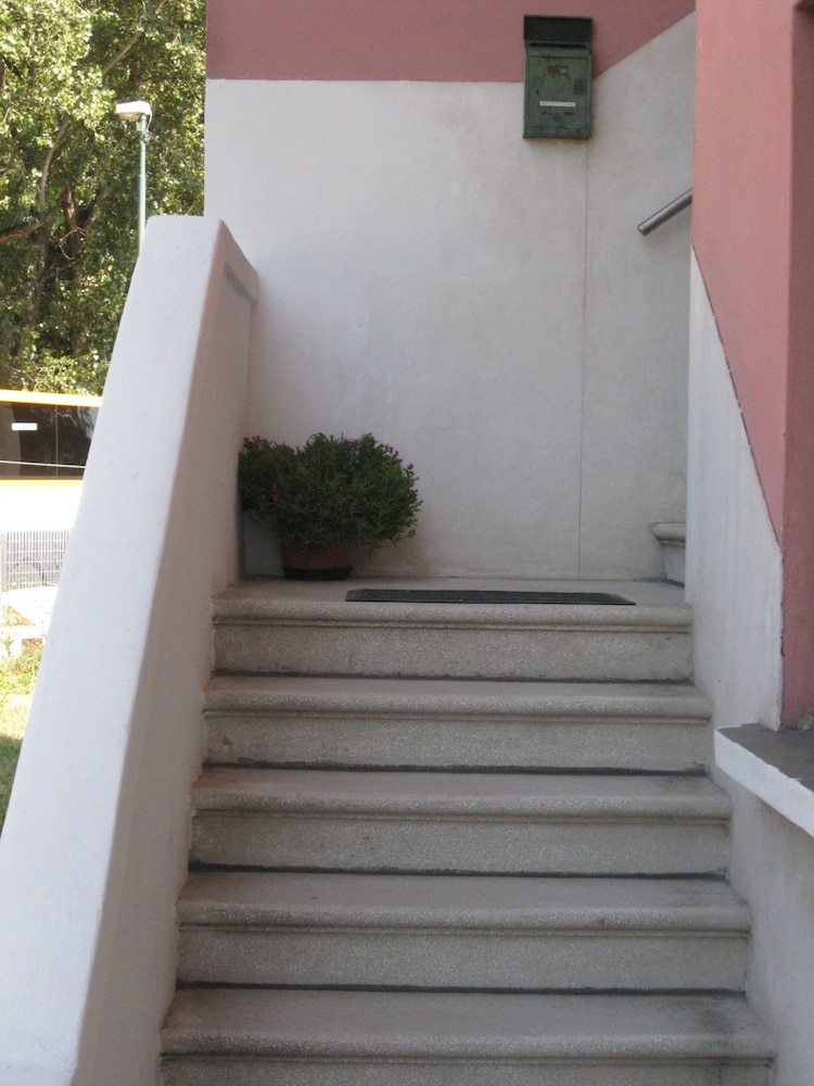 Rosa Cottage