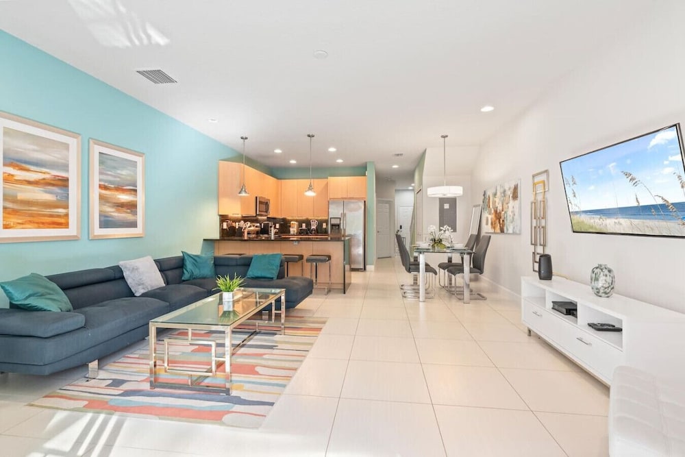 Amazing Family House w pvt Pool - 1605
