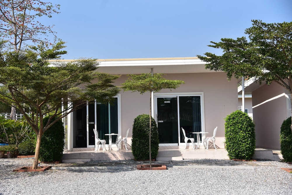 Hotel Baan Chan Suan - Image 1