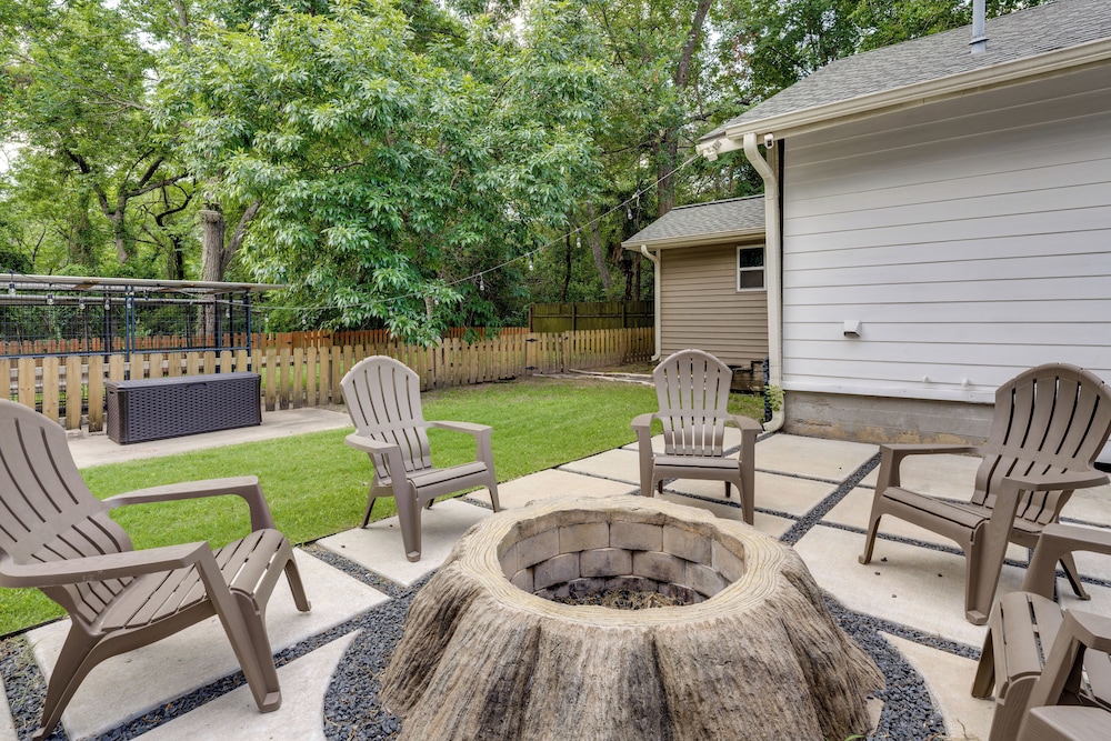 Hot Tub + Outdoor Kitchen: Stylish Home in Bryan
