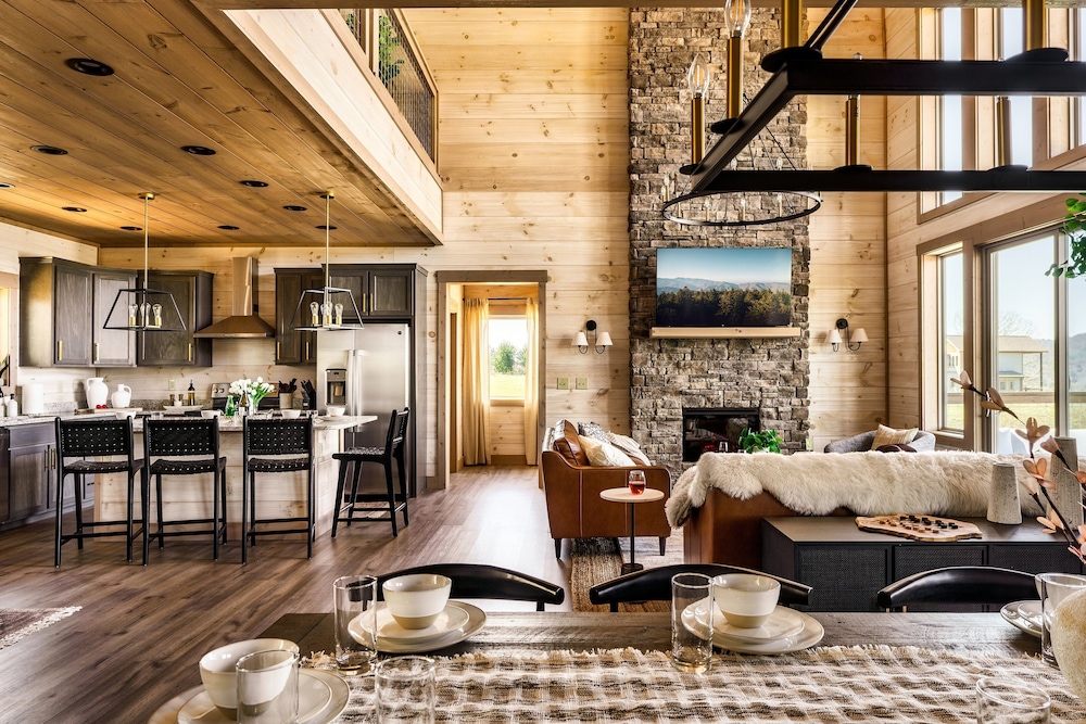 The Luxe 4 Bedroom Cabin