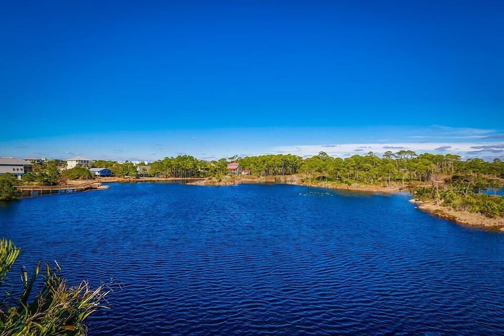 LILLY PAD 3 Bedroom Holiday Home by Five Star Properties