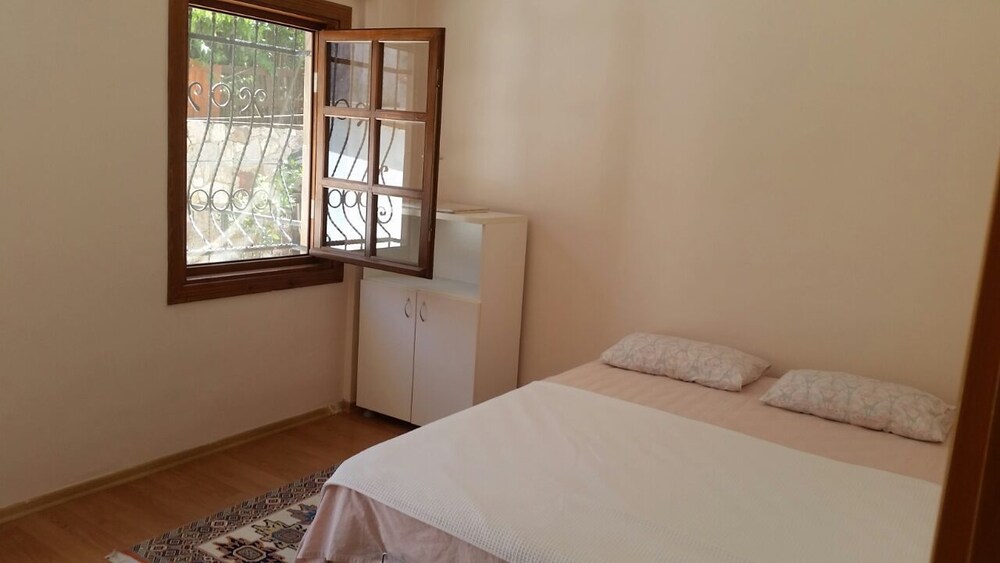 Ayvalik Konaklari