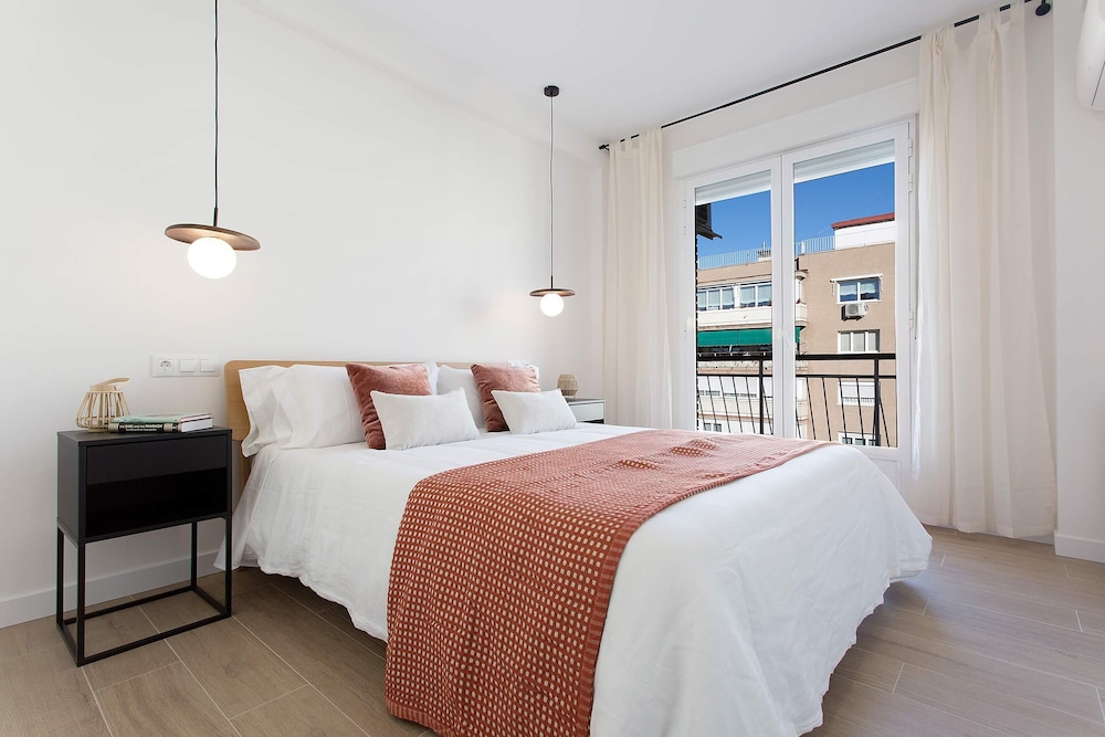 Elegant Apartment in Madrid Pedro Teixeira