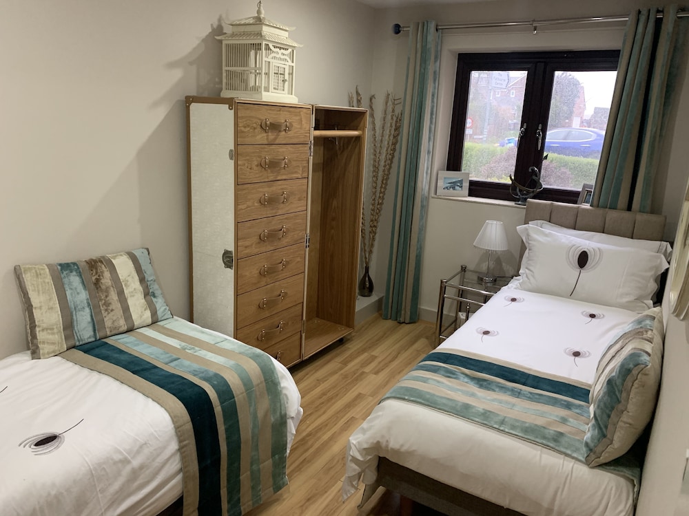King Canute Apartment - Crown Lettings view 4