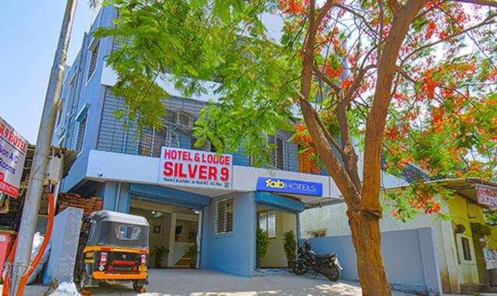 FabHotel Silver 9