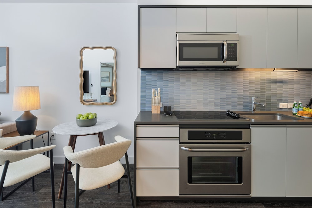 Luxury Apartments by Hyatus Downtown Boston