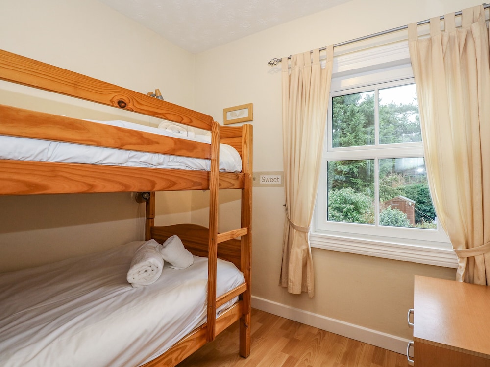 5 Melinda Cottages view 4