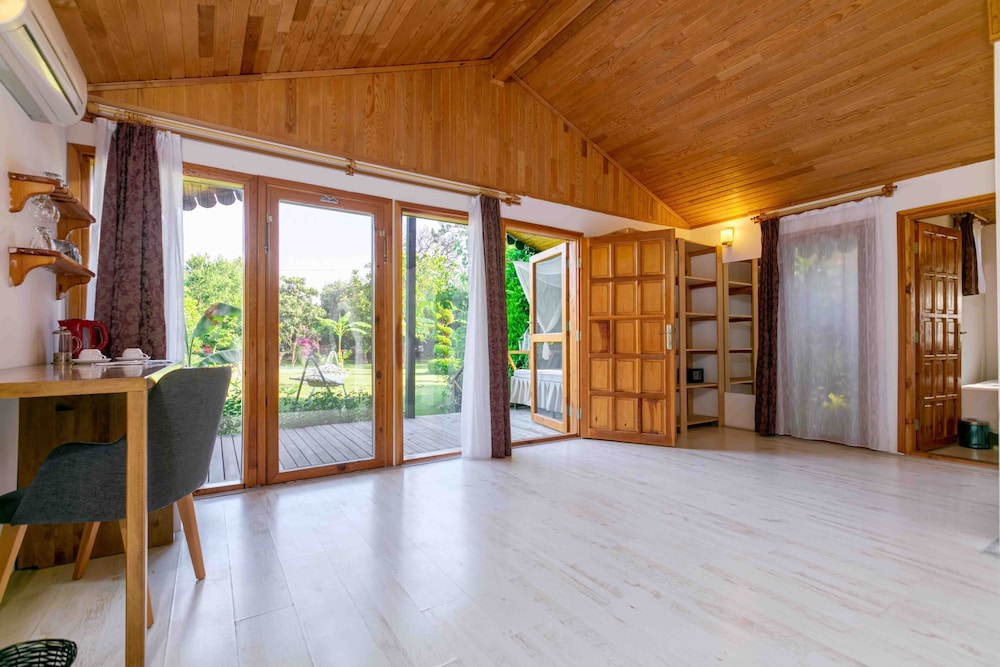 Etenna Beach Bungalows - Image 90