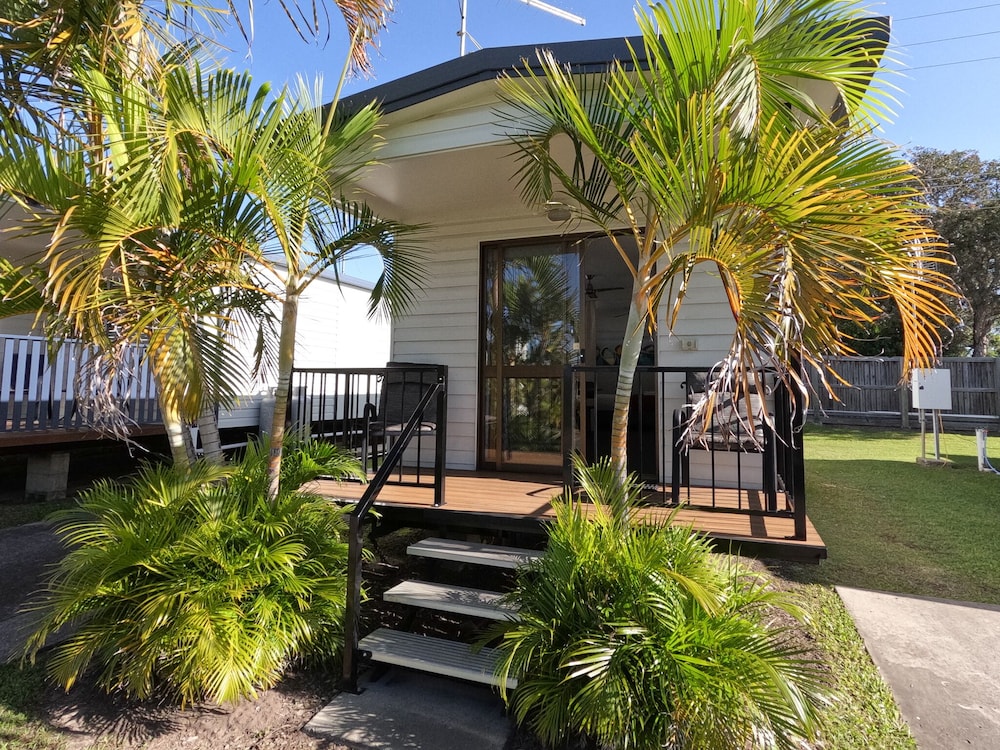 Alex Beach Cabins