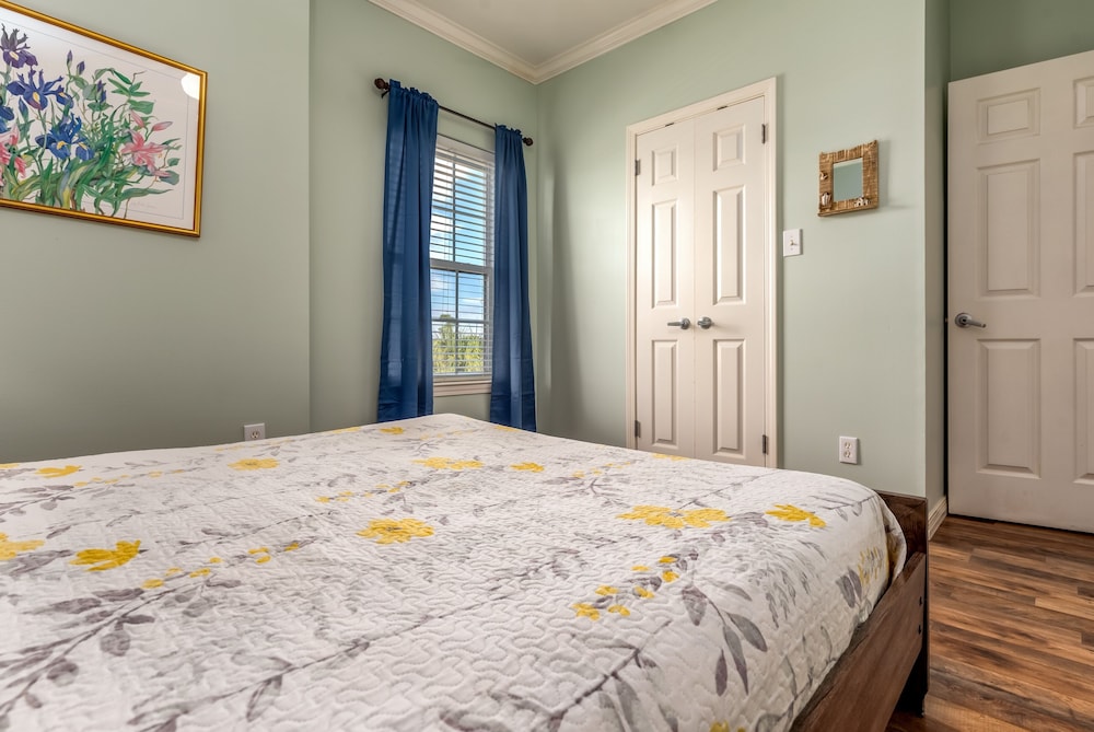Dauphin Luv B - Beach Club #201-b 2 Bedroom Condo