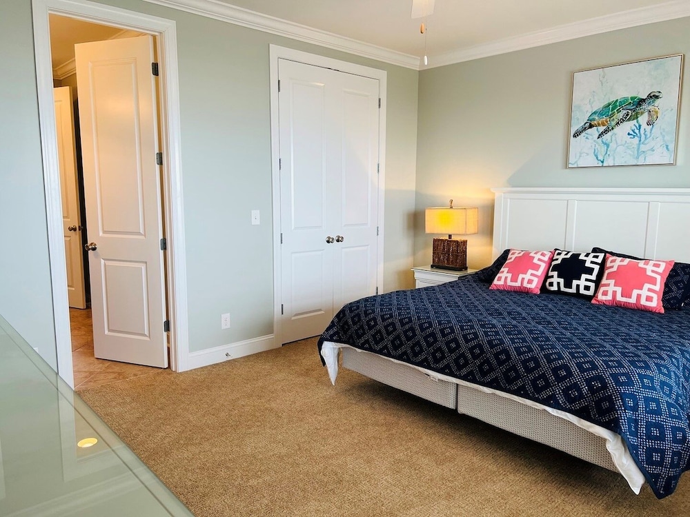 287 Obw 6 Bedroom Home by RedAwning view 3