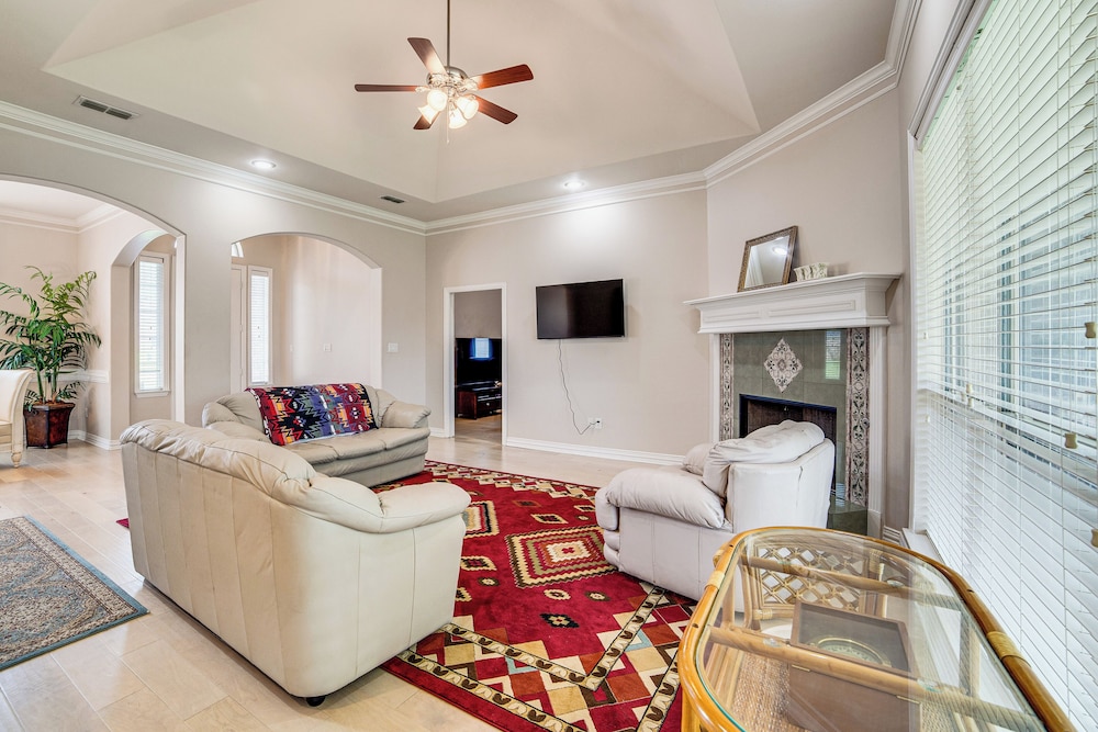 8 Mi to Lake Palestine: Peaceful Family Retreat