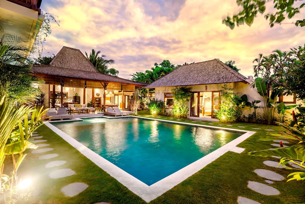 Villa Nabi by Alfred in Bali - New Family 5BR Villa Next to Seminyak Beach