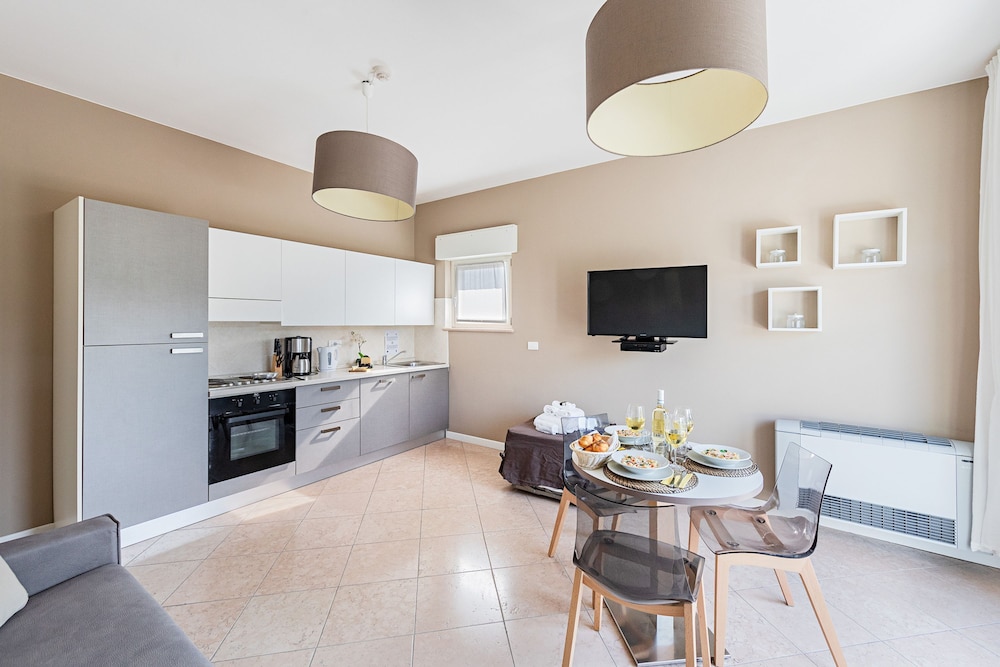 Residenza Miralago - 17 Versilia - LOC BK