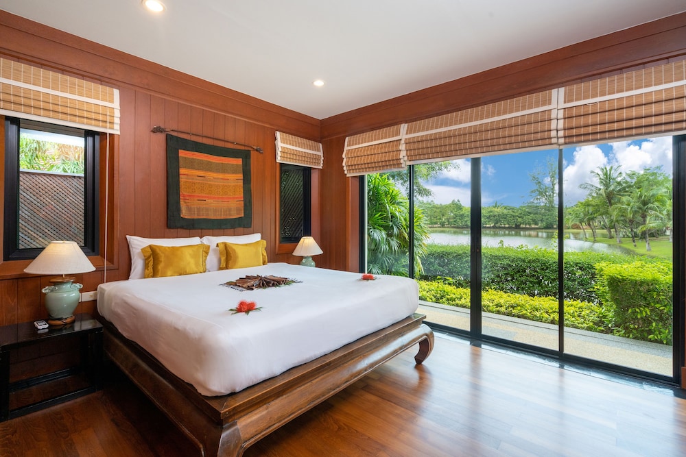 Nai Harn Baan-Bua Villas