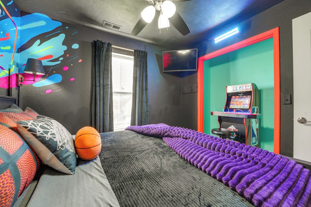 'groovy Games Getaway' Holiday Stay in Branson!