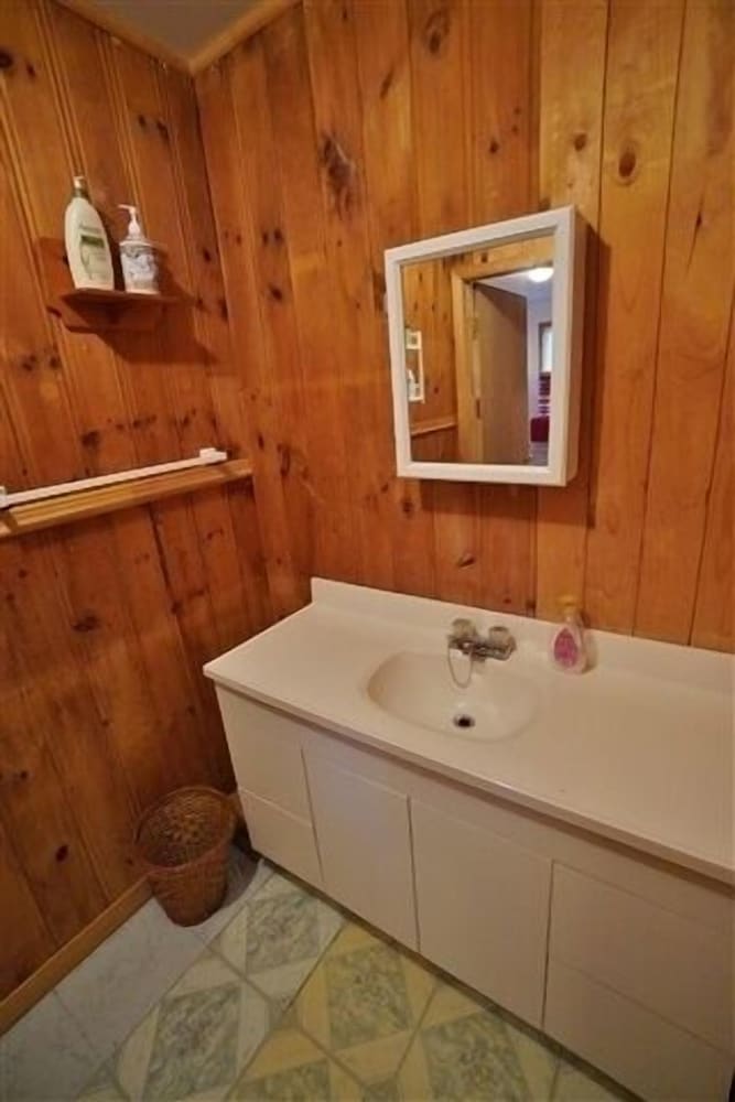 282 Papineau Lake 3 Bedroom Cottage