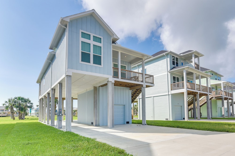 Near Terramar Beach: Home w/ Patio in Galveston