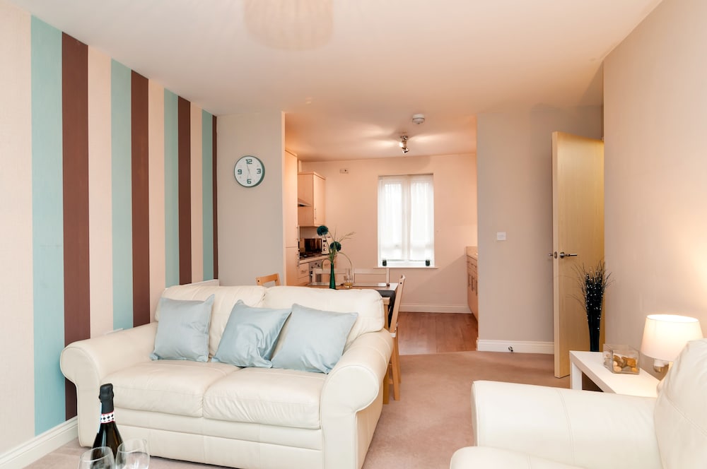 Basingstoke Vacations - Bladon Court - Property Image 9