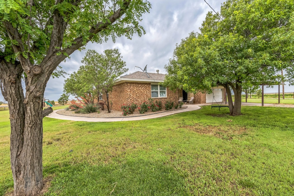 Peaceful Horse Ranch Escape Near Palo Duro Canyon 3 Bedroom Home