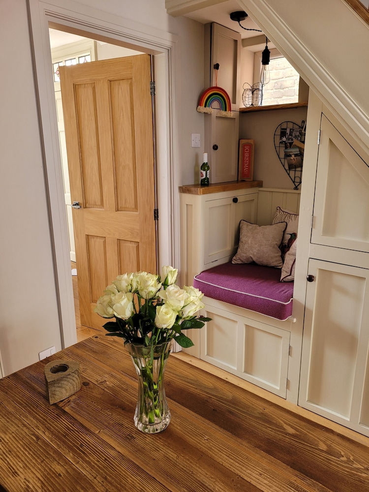 Charming 2-bed Cottage on Outskirts of Beverley view 2