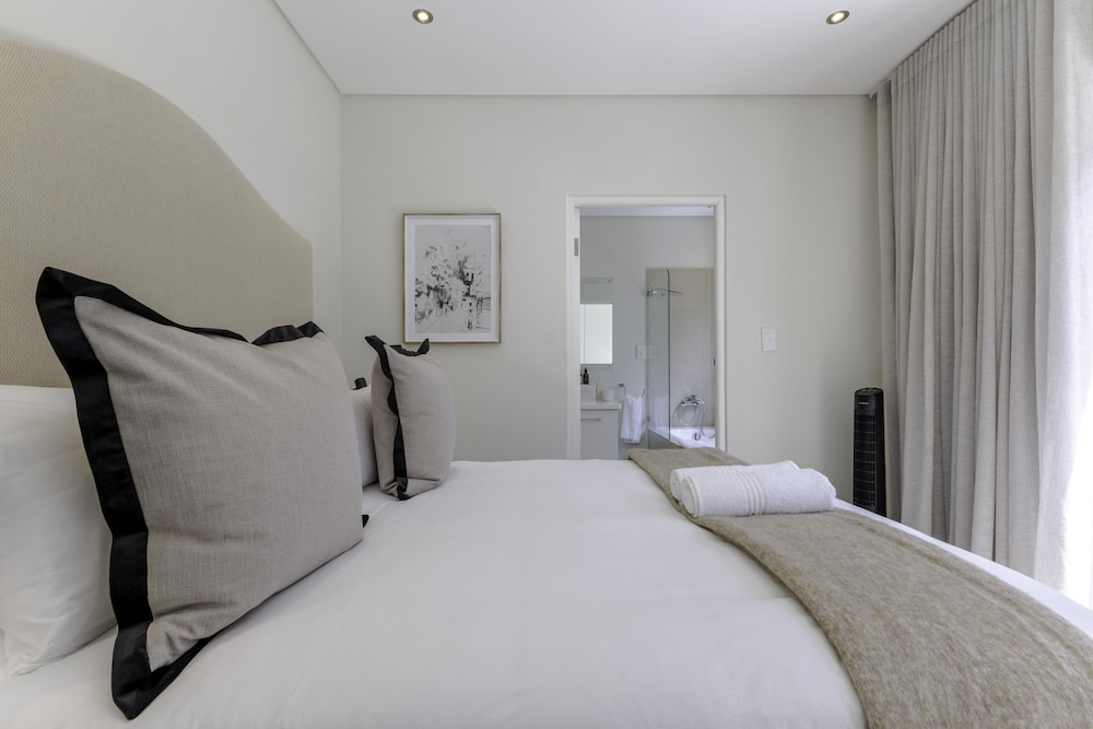 Newly Renovated 3 bed Apartment With Splashpool - 2283