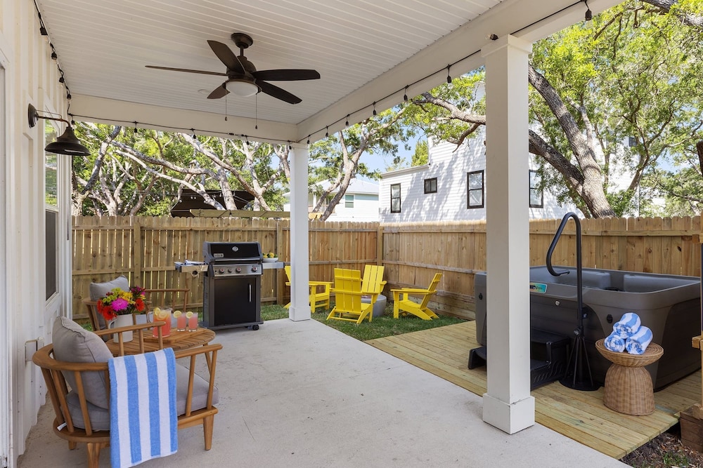 Vilano Fairway Beach Home Hot Tub Firepit Near the Water Gulf Oasis