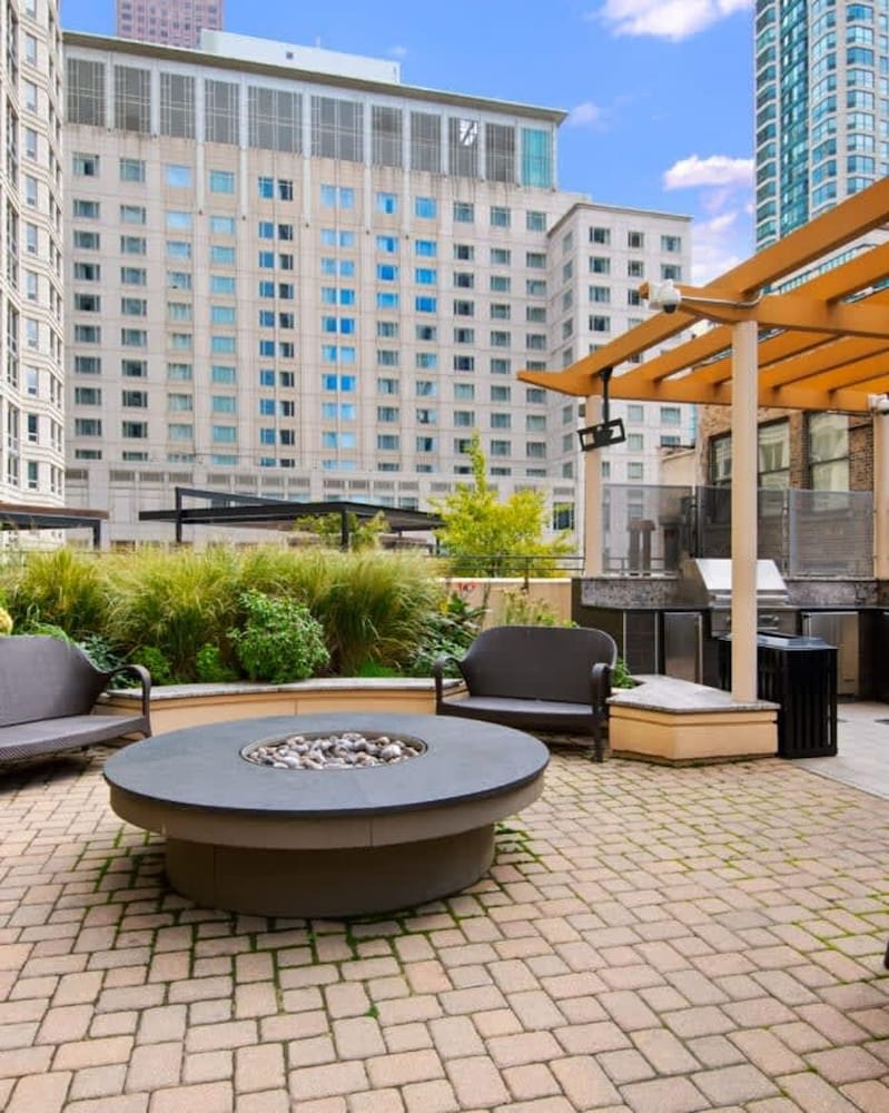 Michigan Ave 2BR Balcony Exclusive Access