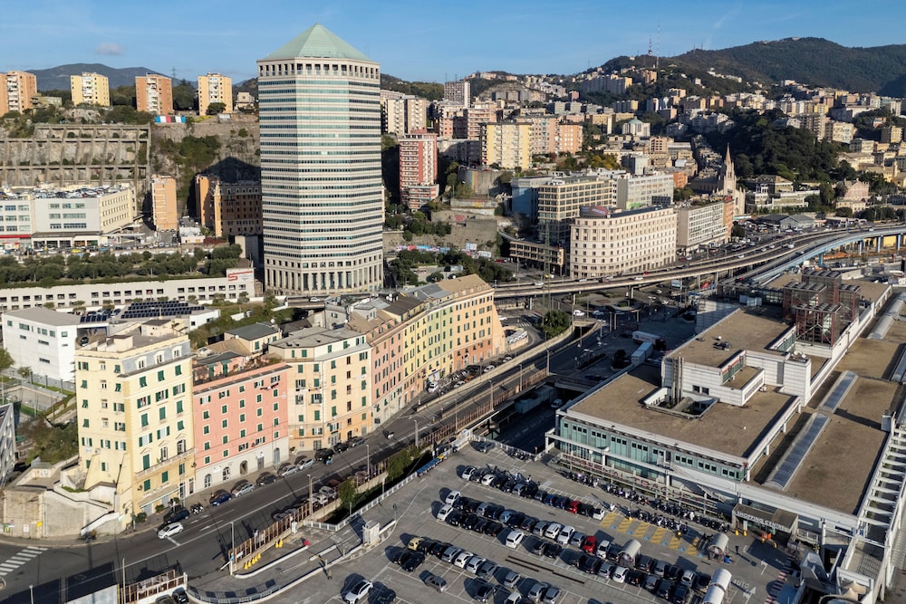 Pleasant 2BR flat next to Genoa Port