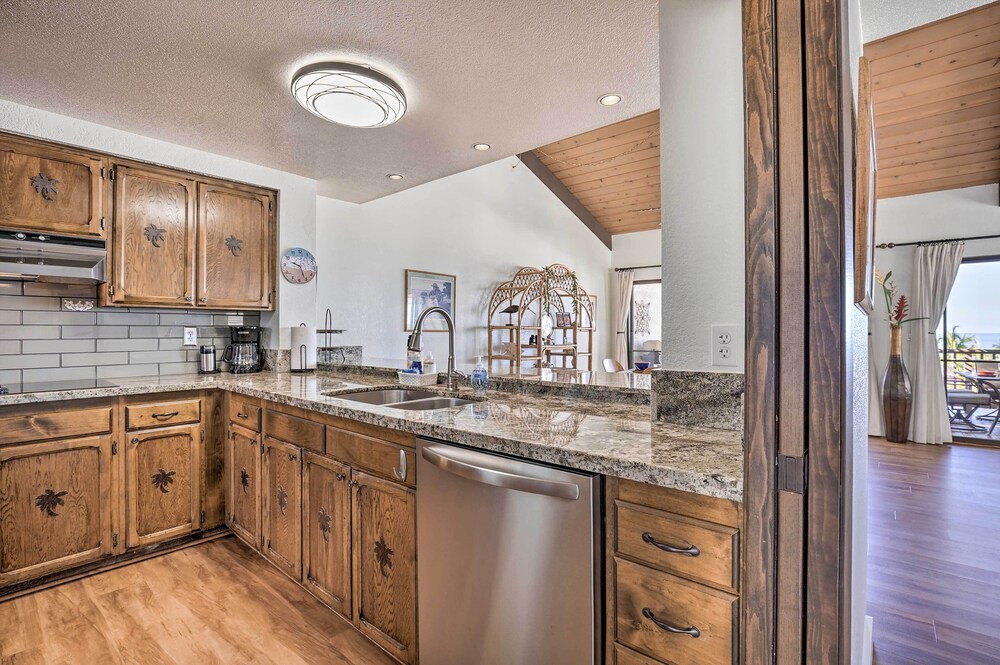 Kailua-kona Condo w/ Resort Amenities Access!