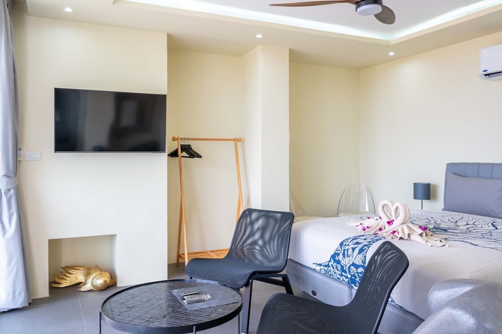 3 Bed Close To Fisherman Village KBR18 view 2