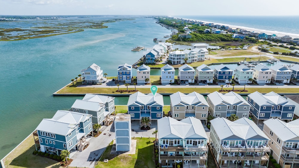 Queens Grant by Topsail Realty