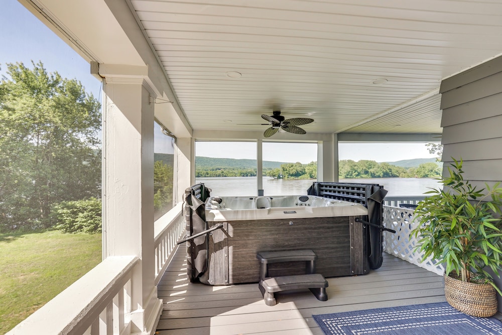 Steps to Susquehanna River: Hot Tub Hideaway!