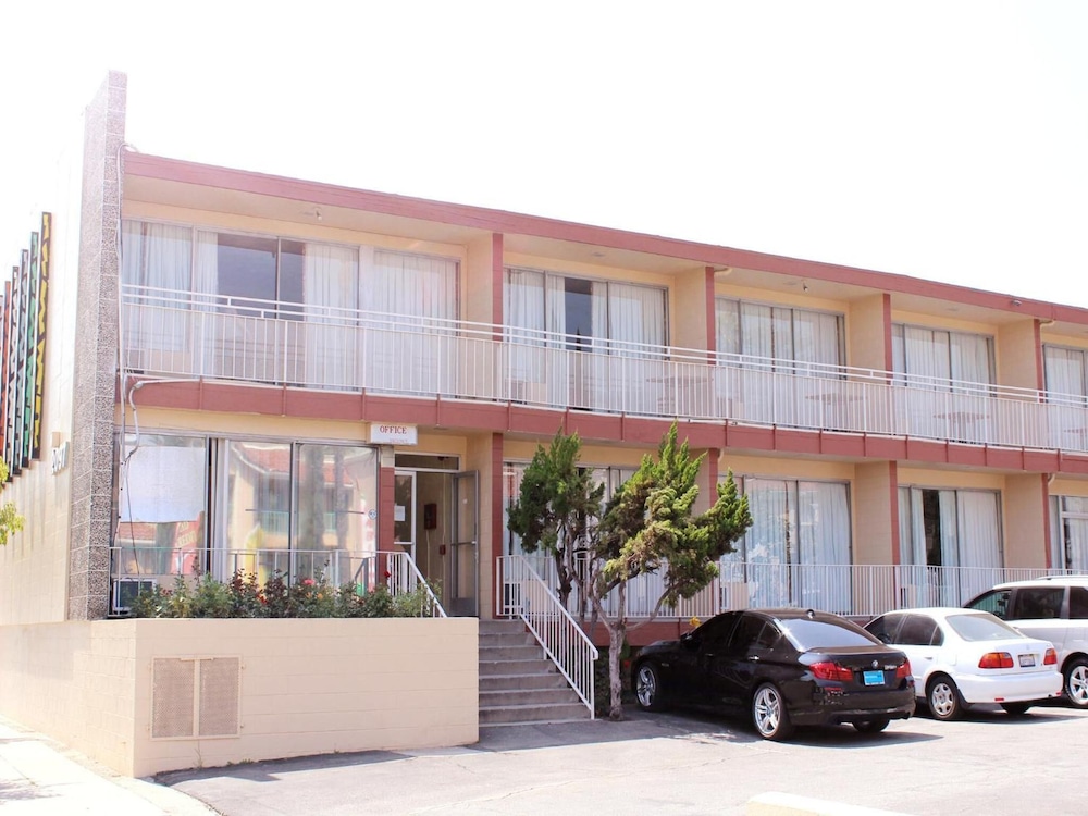 Pasadena Rose Inn - Property Image 16