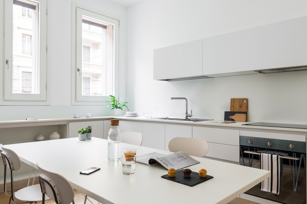 JOIVY Lovely 1-Bed W/Balcony & Parking