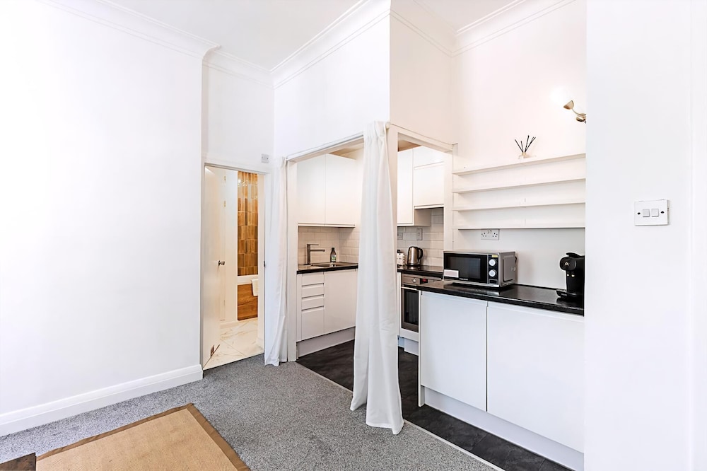 Elegant Knightsbridge Flat Near Harrods