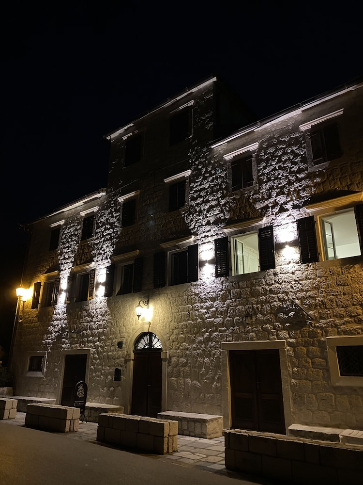 Villa Mariner