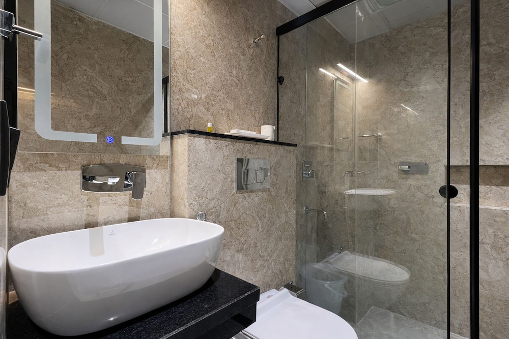 Hotel Grand Shalimar by JMD Group