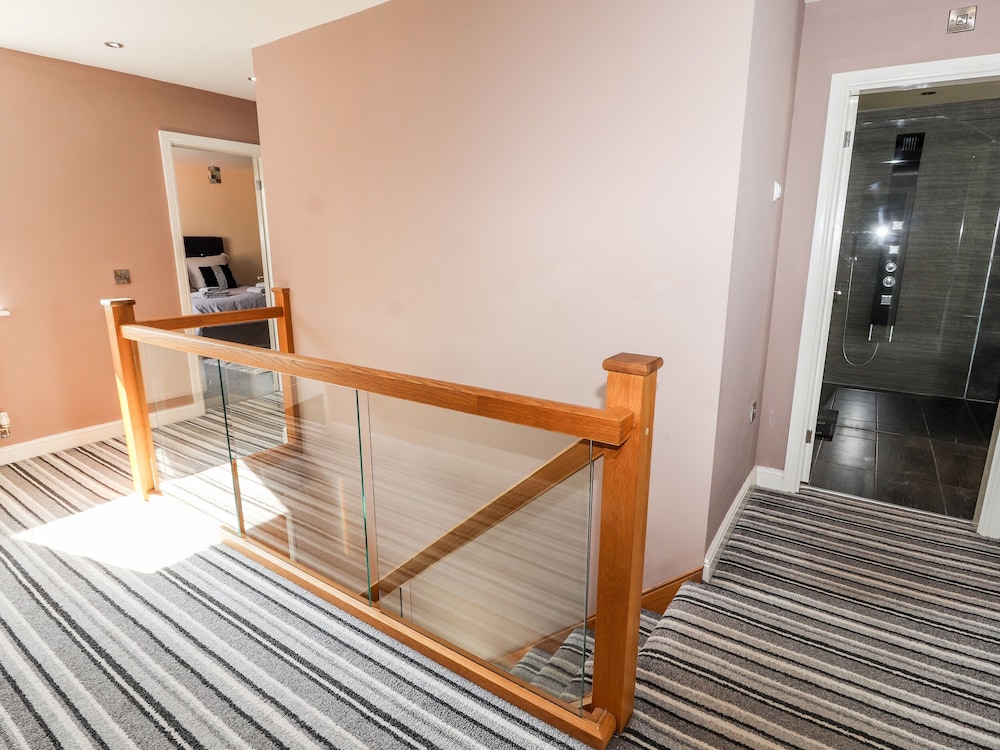 Nant House
