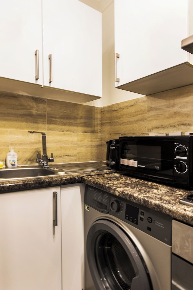 Fast Wifi Pet-friendly Sleeps 4