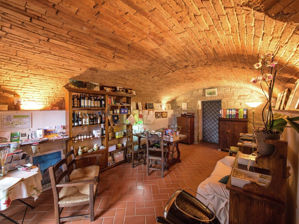 Attractive Apartment in Typical Tuscan Style view 2