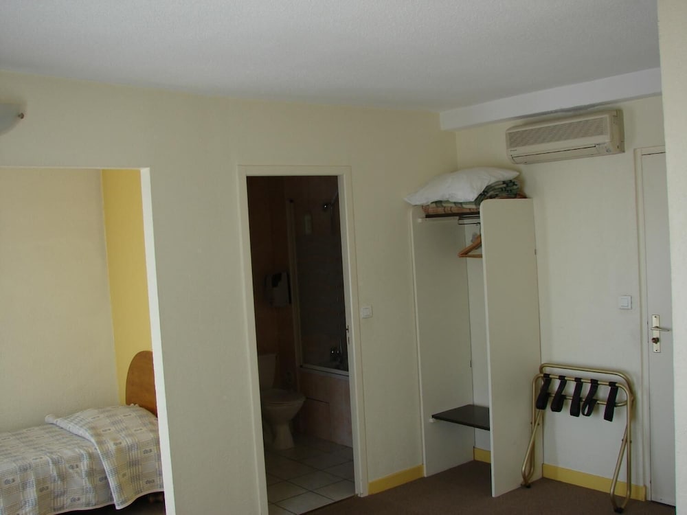 Valence Vacations - Hotel de Paris et des Voyageurs - Property Image 8