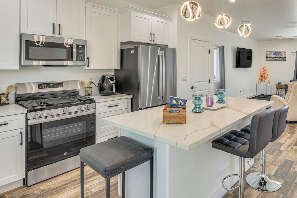 2 Mi to Colorado River! Home w/ Dog-friendly Yard