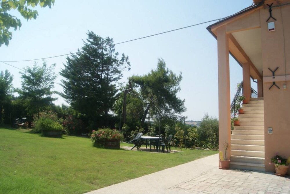 Family Villa, Pool and Country Side Views, Italy view 4