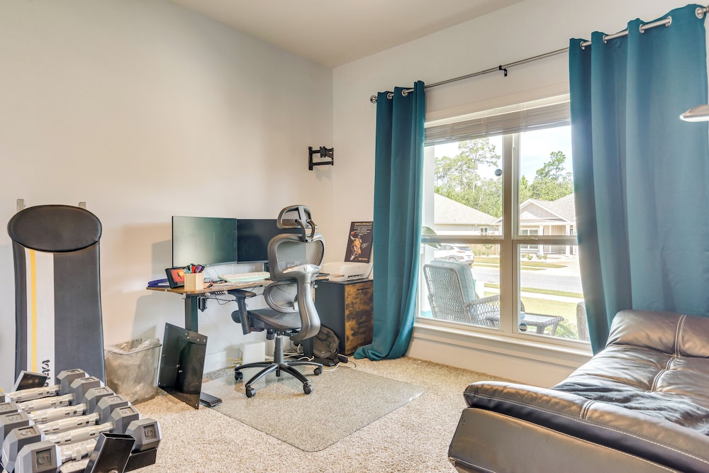 Pet-friendly Pensacola Home w/ Fenced Backyard