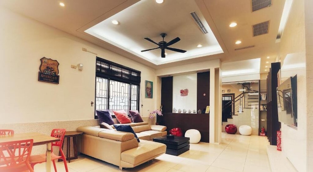 VV House