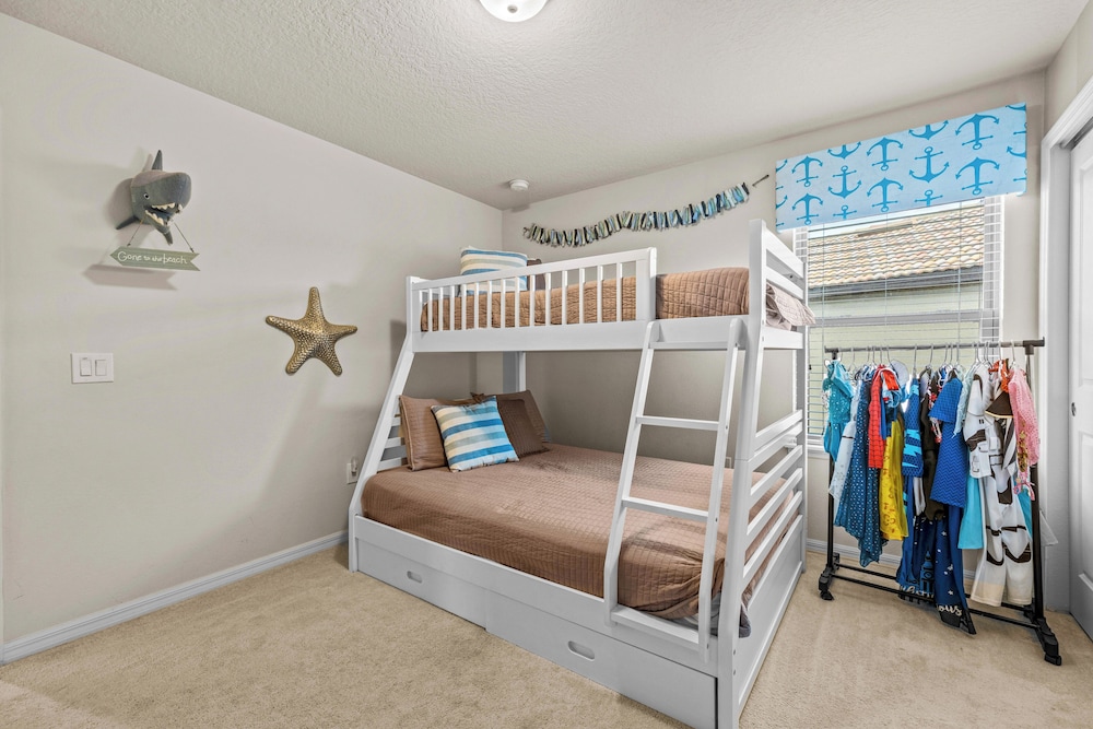 Solterra 6Br Luxury Villa W/ Pool & Resort Access - Image 4