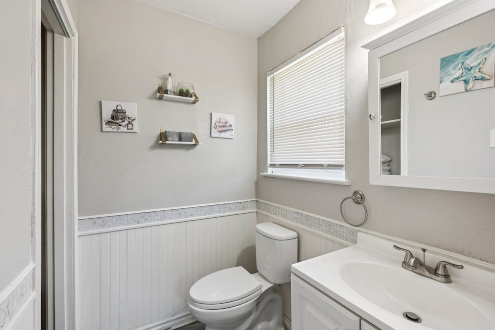 Cozy Temple Home Fenced Yard & Wi-fi 3 Bedroom Home